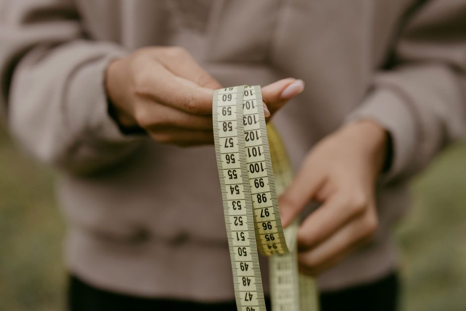 How to Calculate Square Feet: The Complete Guide for Any Shape