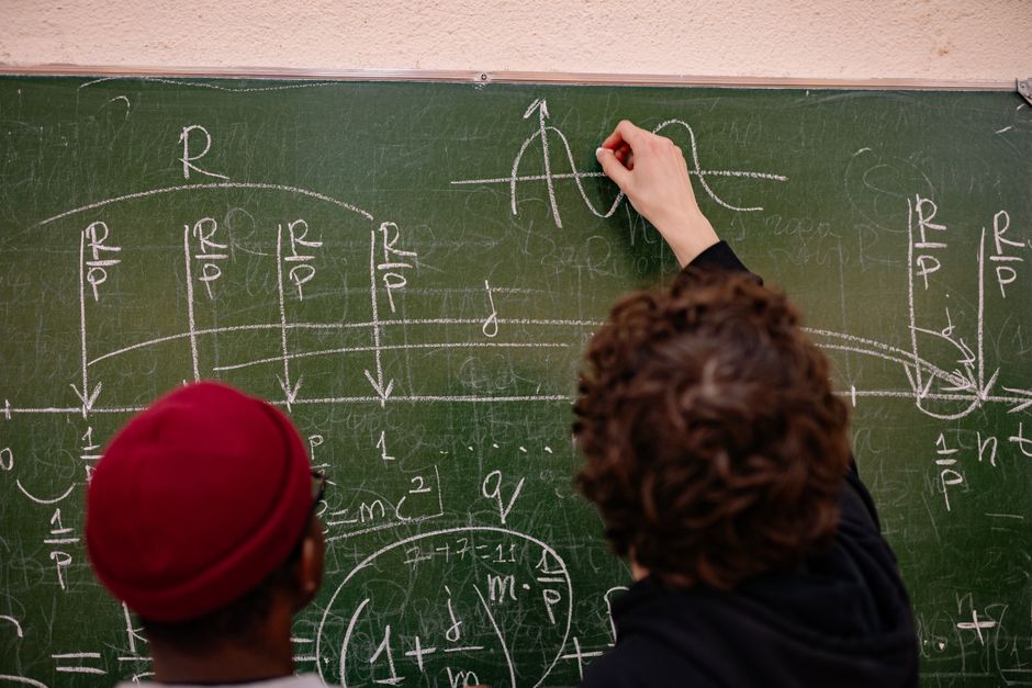 Amdahl's Law Explained: Formula, Examples & Modern Limits